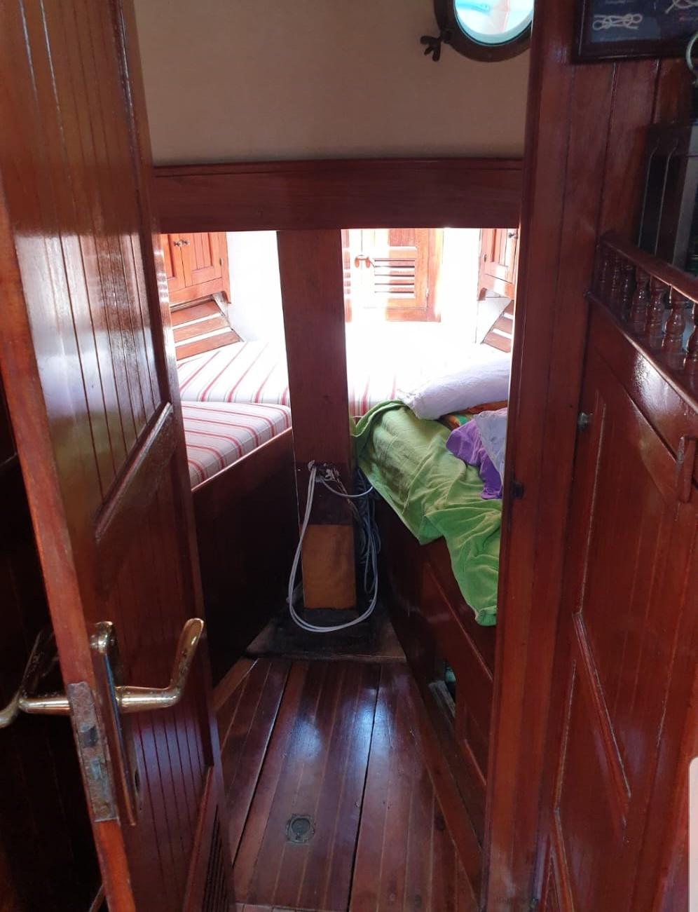 Formosa 39 Ketch - Image 3